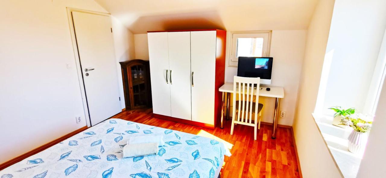 Apartment Pirja Спліт Екстер'єр фото