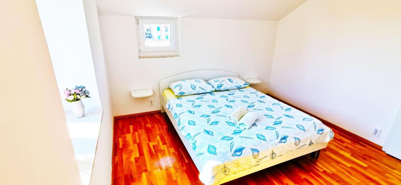 Apartment Pirja Спліт Екстер'єр фото
